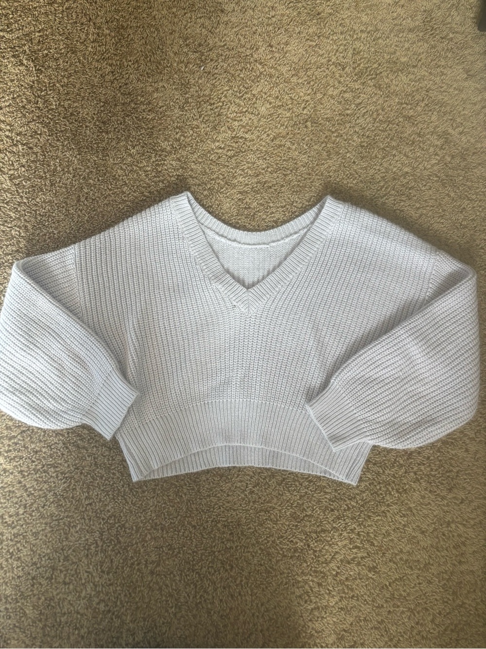 Lulu's Light Gray V-Neck Cropped Women's Sweater